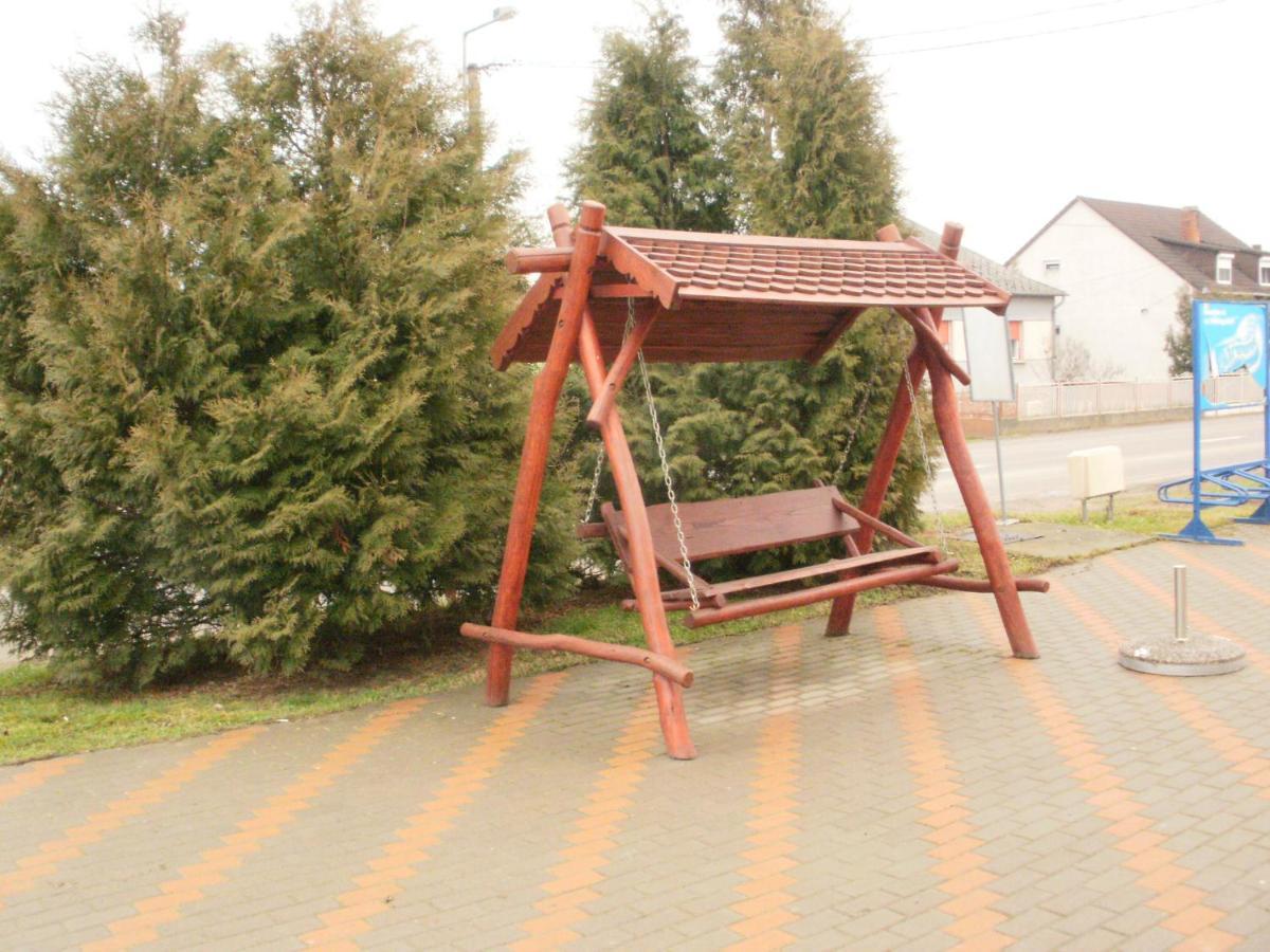 Hangulat Szallo Zalaszentbalazs Luaran gambar